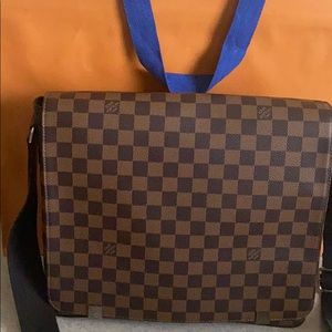 Louis Vuitton Damier ebene district mm
